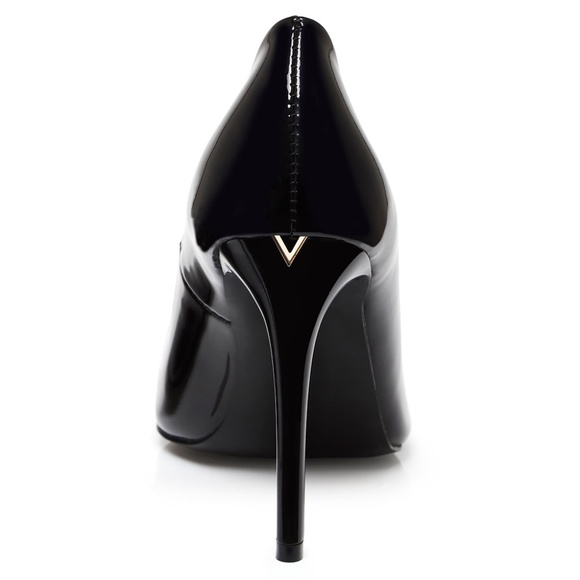 Huntd Vegan Patent Black Classic Pumps - Picture 10 of 10